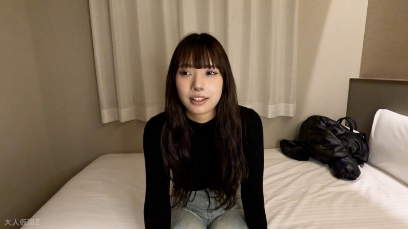 Hina (18) Tôi làm bất cứ điều gì tôi muốn với cô gái dễ thương này, người yếu đuối trước áp lực. Tôi cho cô ấy một cái BJ khi cô ấy vẫn còn mặc quần áo, sau đó tôi cho cô ấy một cái họng sâu và xuất tinh vào miệng cô ấy. Tôi cũng xuất tinh vào bên trong âm đạo của cô ấy. Tôi chơi với